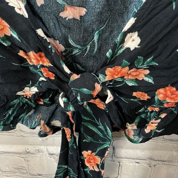 🦅 American Eagle Tie Front Top - Size XS - Picture 3 of 6